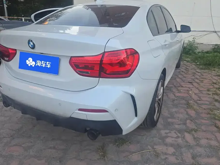 BMW BMW 1 Series 2021 120i M Sport Shadow Edition — Фото автомобиля 3