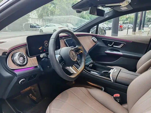 Mercedes-Benz Mercedes-Benz EQE 2025 500 4MATIC Pioneer — Фото автомобиля 11