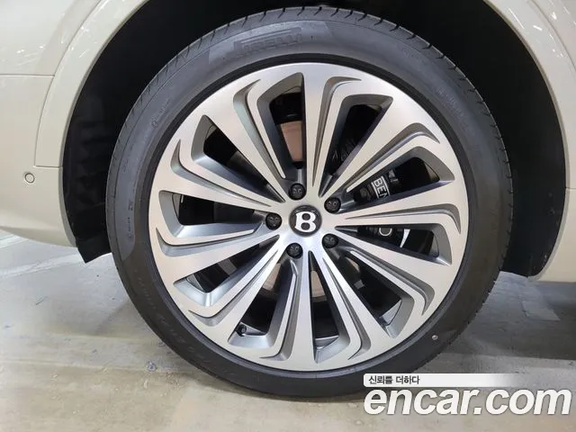 Bentley Bentayga Bentayga 4.0 V8 Atelier Edition — Фото автомобиля 19
