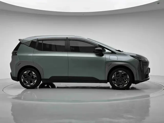 GAC Aion Y — Фото автомобиля 2