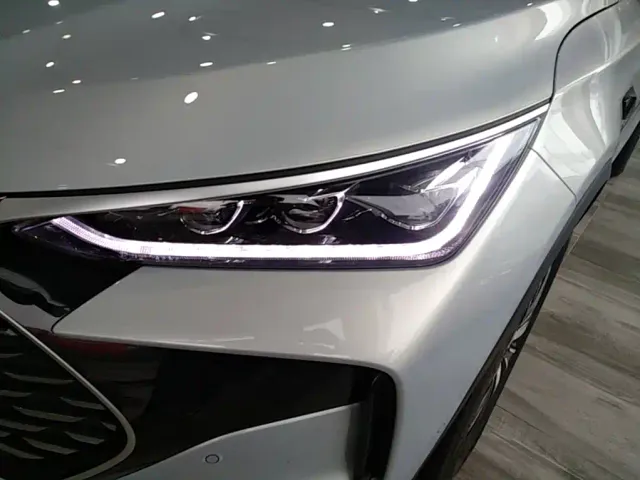 BYD Tang New Energy 2026 Smart Drive Edition DM-i 160KM Premium — Фото автомобиля 23