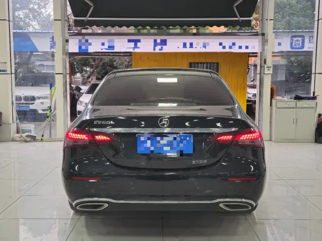 Mercedes-Benz E-Class — Фото автомобиля 11