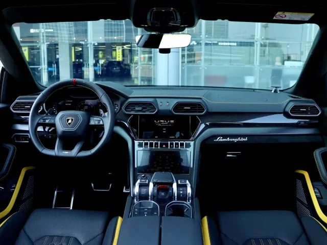 Lamborghini Urus — Фото автомобиля 4