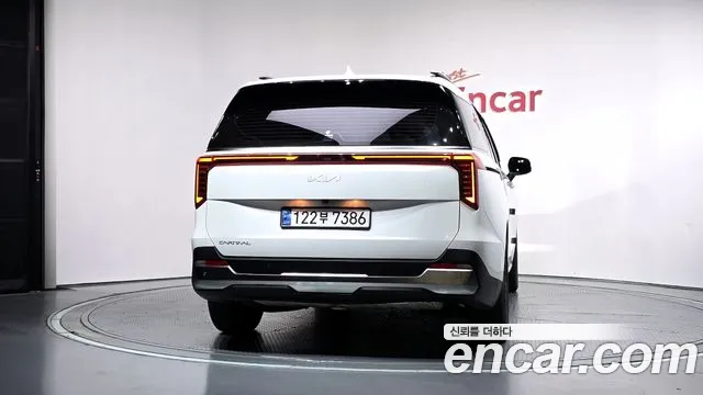 Kia Carnival Generation 4 — Фото автомобиля 4