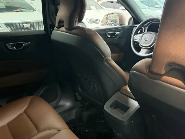 Volvo XC60 — Фото автомобиля 13