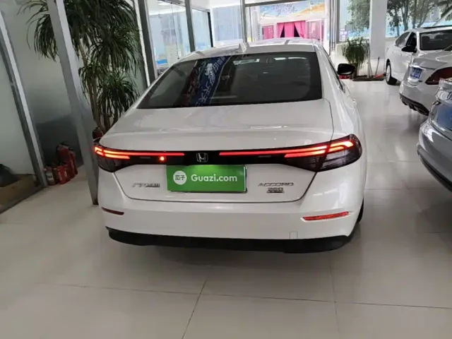 Honda Accord — Фото автомобиля 5