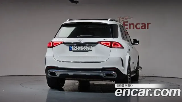 Mercedes-Benz GLE-Class — Фото автомобиля 3