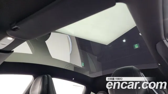 Tesla Model Y — Фото автомобиля 16