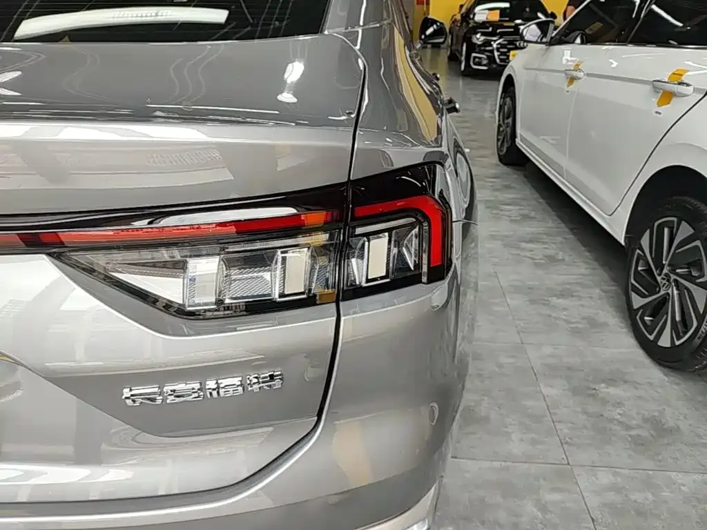 Ford Mondeo 2025 1.5T EcoBoost Elegance — Фото автомобиля 7