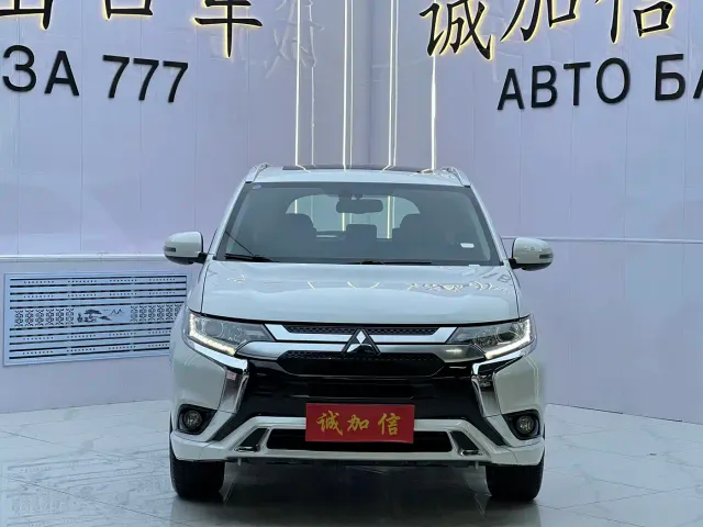 Mitsubishi Outlander — Фото автомобиля 2