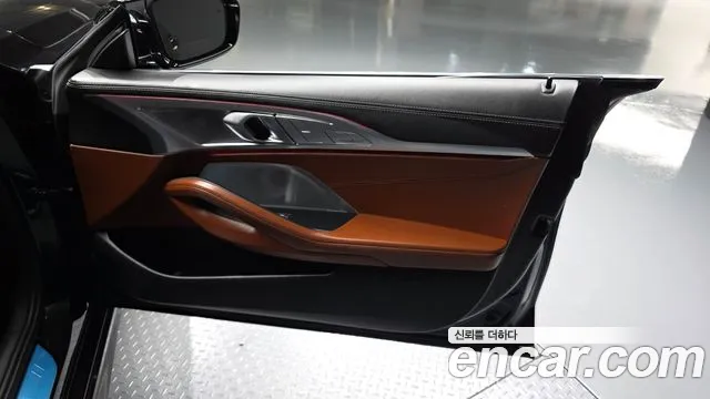 BMW 8 Series G15 — Фото автомобиля 24