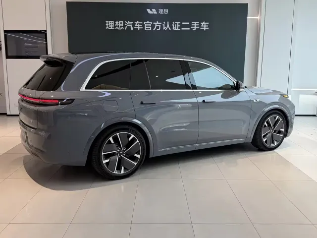 Li Auto L8 — Фото автомобиля 5