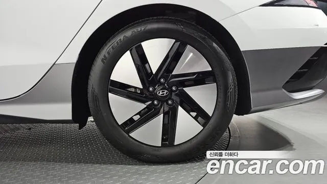 Hyundai Ioniq 6 — Фото автомобиля 6