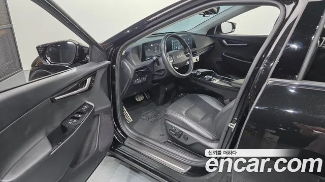 Kia EV6 — Фото автомобиля 10