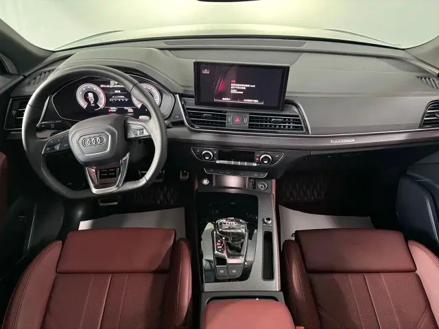 Audi Q5L — Фото автомобиля 10