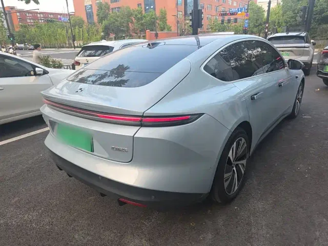 Nio ET5 — Фото автомобиля 6