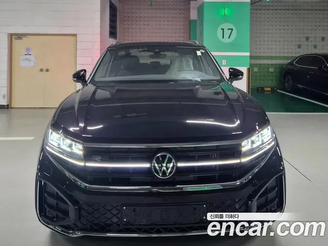 Фотография автомобиля — Volkswagen Touareg