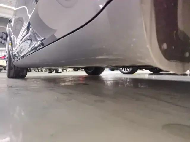 Tesla Model Y — Фото автомобиля 21