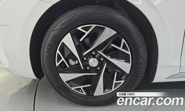 Hyundai Grandeur (New) Hybrid — Фото автомобиля 5