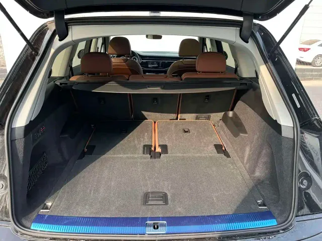 Audi Q7 — Фото автомобиля 6