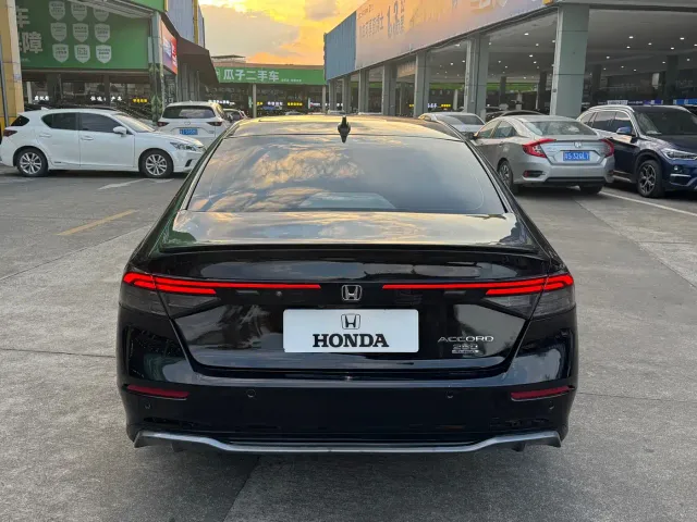 Honda Accord — Фото автомобиля 8