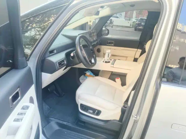 Li Auto MEGA — Фото автомобиля 8