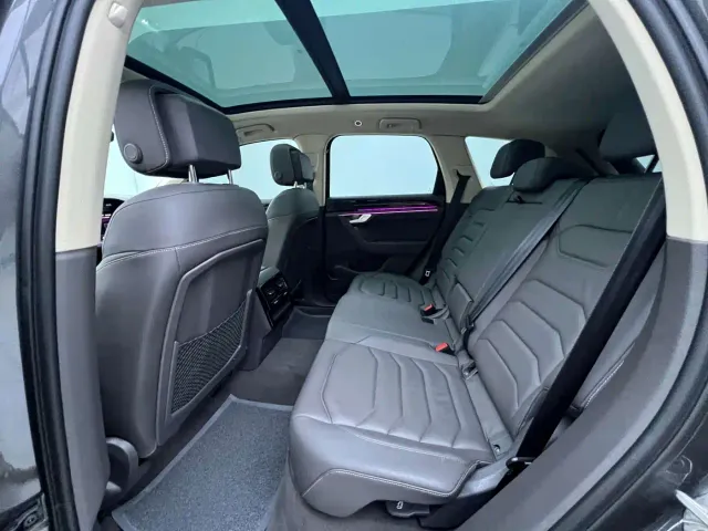 Volkswagen Touareg — Фото автомобиля 7