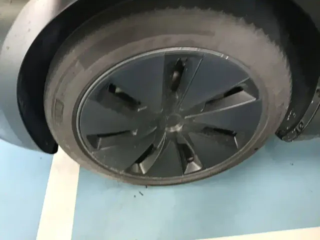 Tesla Model 3 — Фото автомобиля 22