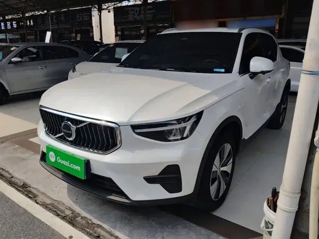 Фотография автомобиля — Volvo XC40
