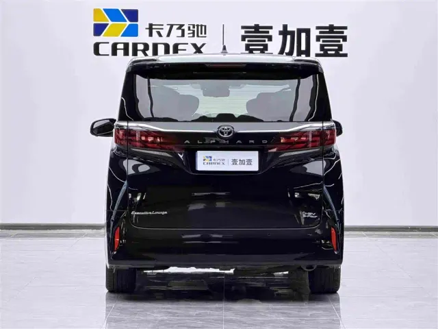 Toyota Alphard — Фото автомобиля 2