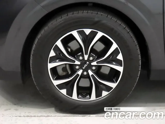 Kia Carnival Generation 4 — Фото автомобиля 20