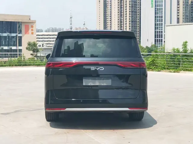 BYD Xia — Фото автомобиля 8