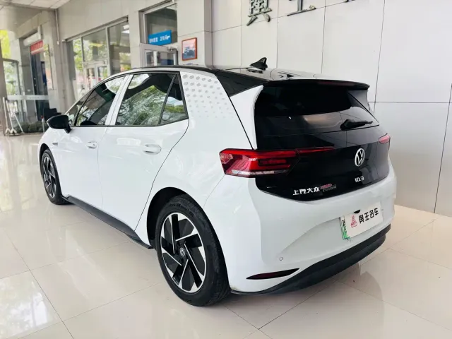 Volkswagen ID.3 — Фото автомобиля 3