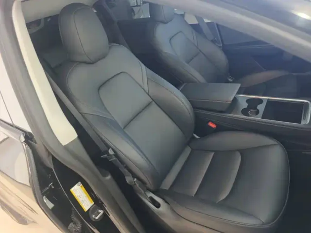 Tesla Model Y — Фото автомобиля 24