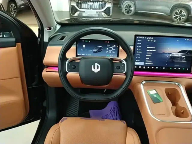 Leapmotor C16 — Фото автомобиля 10