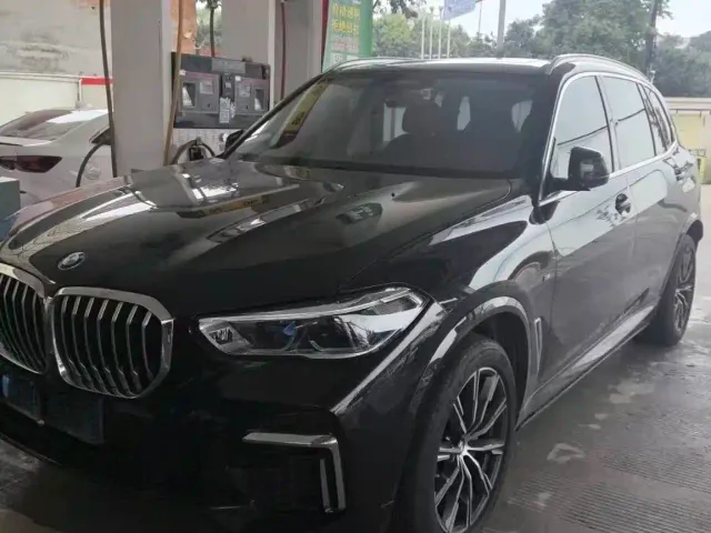 Фотография автомобиля — BMW X5