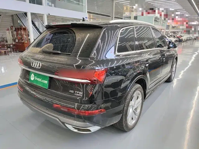 Audi Q7 — Фото автомобиля 6