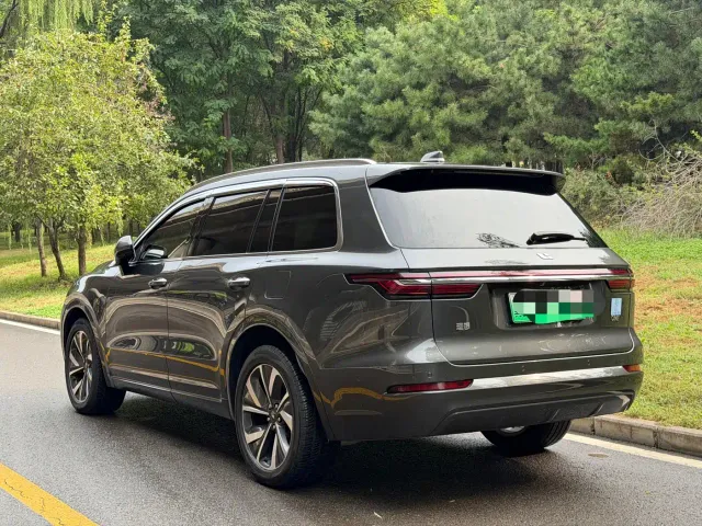 Li Auto ONE — Фото автомобиля 4