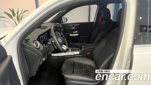 Mercedes-Benz GLB-Class — Фото автомобиля 10