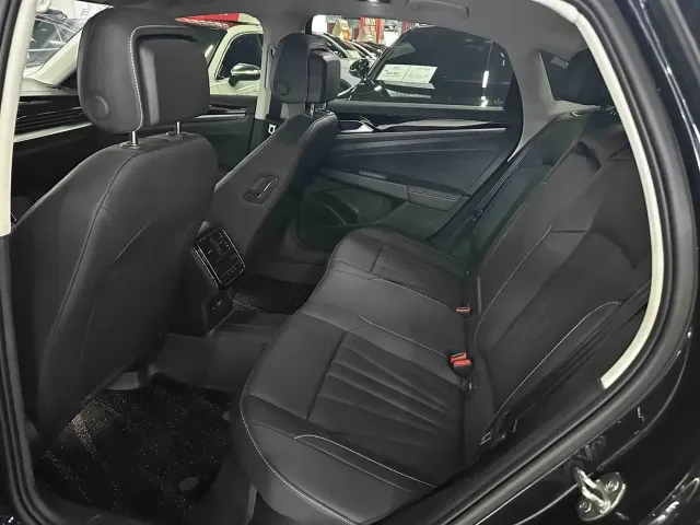 Volkswagen Passat — Фото автомобиля 9