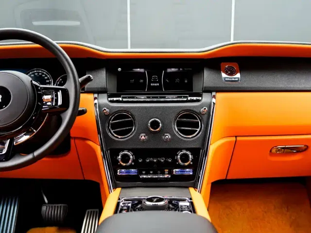 Rolls-Royce Cullinan — Фото автомобиля 18