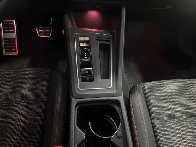 Volkswagen Golf GTI — Фото автомобиля 8