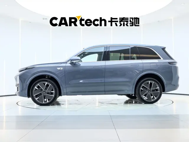 Li Auto L8 — Фото автомобиля 14