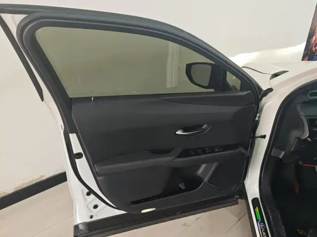 Lexus UX — Фото автомобиля 7