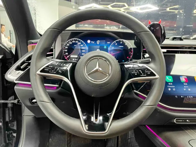 Mercedes-Benz E-Class — Фото автомобиля 9