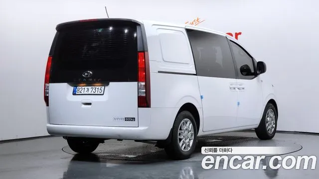 Hyundai Staria Staria Карго 5 мест — Фото автомобиля 2