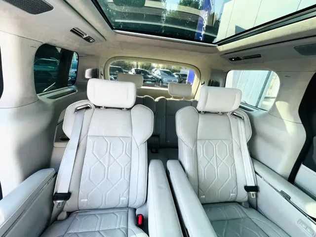 Volvo EM90 — Фото автомобиля 14