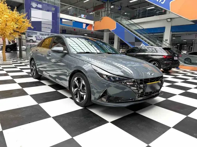 Hyundai Elantra — Фото автомобиля 3
