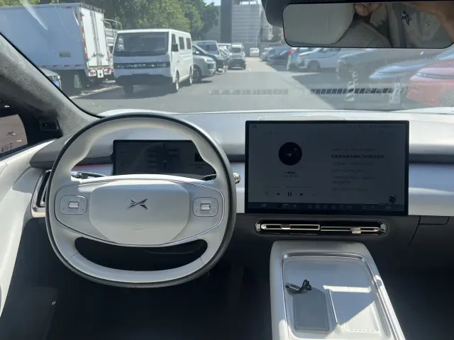 Xpeng P7+ — Фото автомобиля 19