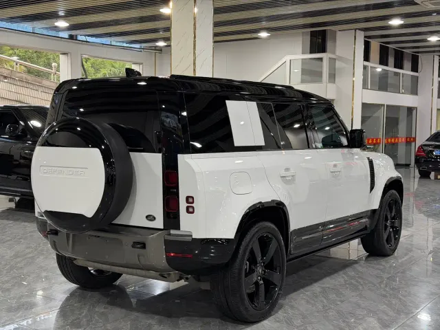 Land Rover Defender — Фото автомобиля 15